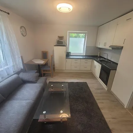 Neu Renoviertes 3-zimmer-apartment In Esslingen Esslingen am Neckar