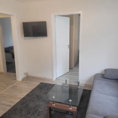 Neu Renoviertes 3-zimmer-apartment In Esslingen Apartment